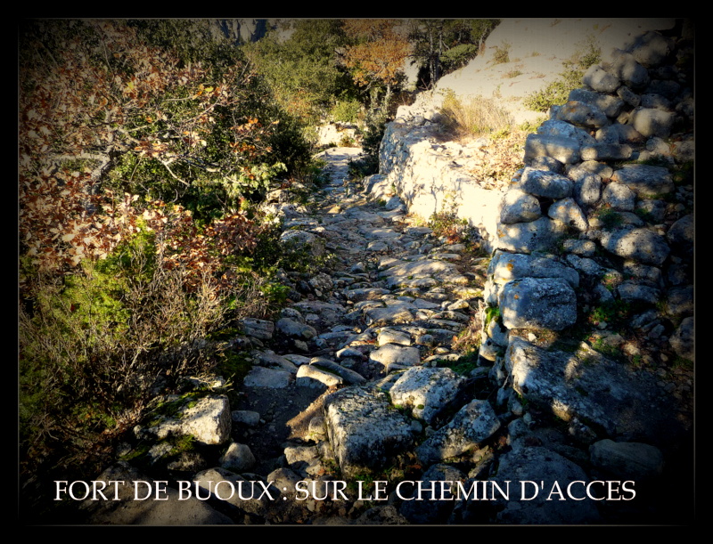 Fort de buoux sur le chemin d acces